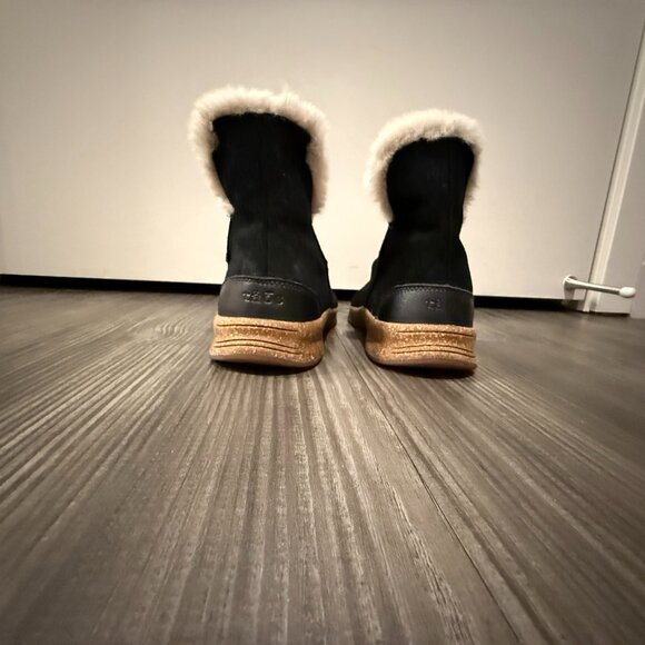 Women's Taos Future Mid Boot Black Suede US 7 - Picture 7 of 9